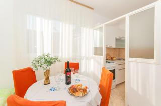 Apartments with parking space Omis - 14422 - 4