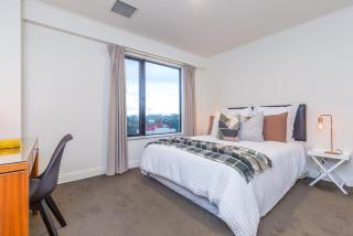 Lovely City Apartment! Views, Pool and Gym - Auckland - 1