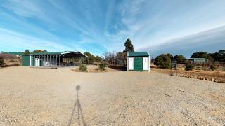 Pavilion and Glamping Village, 3 Cabins, Tipi, Wagon, Kitchen - Monticello - 8