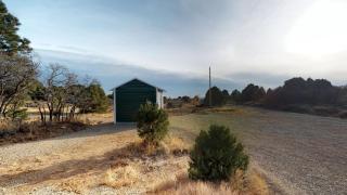 Pavilion and Glamping Village, 3 Cabins, Tipi, Wagon, Kitchen - Monticello - 5