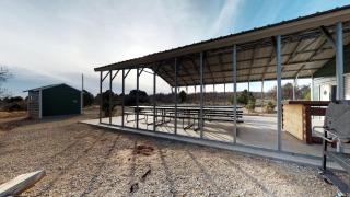 Pavilion and Glamping Village, 3 Cabins, Tipi, Wagon, Kitchen - Monticello - 4