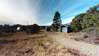 Pavilion and Glamping Village, 3 Cabins, Tipi, Wagon, Kitchen - Monticello - 1