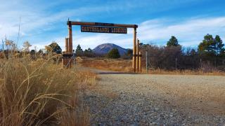 Pavilion and Glamping Village, 3 Cabins, Tipi, Wagon, Kitchen - Monticello - 9