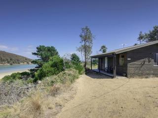 Steeles Island Retreat - Carlton - 1