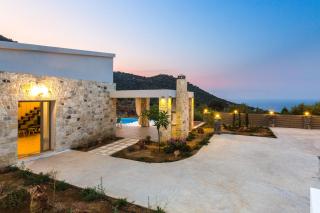 Sugar Villa, an exquisite summer retreat, by ThinkVilla - Balíon - 2