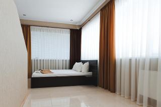 Hotel 8th Mile - Dnipro - 7
