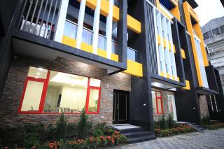 花蓮亮君經典民宿1館加2館民宿-東大門夜市-電梯包棟Bright King Homestay - 4