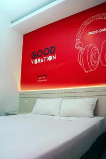 Front One Inn Sidoarjo - 8
