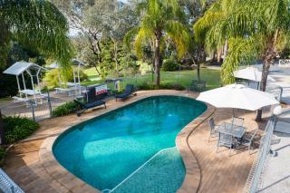 Commercial Golf Resort - Albury - 9