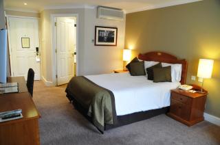 Rose And Crown Hotel - London - 3
