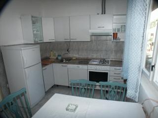 Apartments by the sea Jelsa, Hvar - 584 - 3