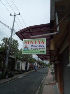 Sintya Homestay - 9