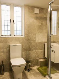 The Three Gables - Stratford-upon-Avon - 6