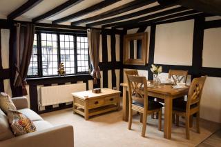 The Three Gables - Stratford-upon-Avon - 9