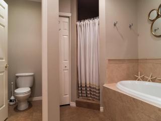 Harborview Grande 802 - 1