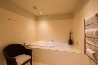 Shotover Penthouse & Spa by Staysouth - Queenstown - 6