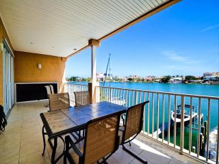 Island Key Condos 302 - Clearwater Beach - 4