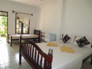 Jungle Holiday Home - Hikkaduwa - 6