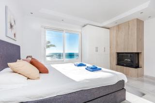 Front Line Penthouse Puerto Banus With Sea Views - 5