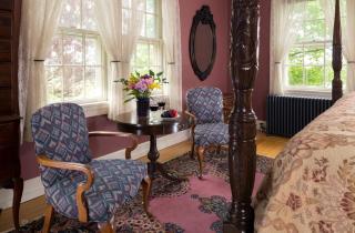 Yale Manor B&B & Yurt Glamping - 9