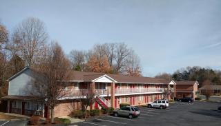 Affordable Suites Charlottesville - Charlottesville - 9