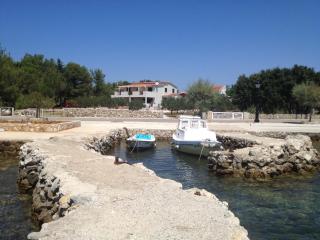 L&L Apartments - Vir - 2