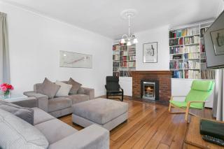 Amberley - circa 1880s Luxury - 5 b'rooms sleeps 9 - Sandy Bay - 8