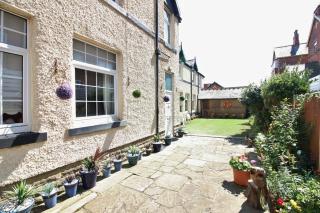 The Coach House Apartment - 0
