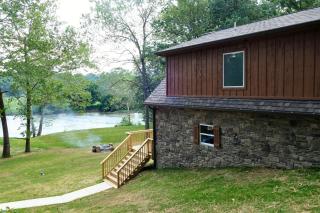 Fish Trap cabin on the Shenandoah River - 7