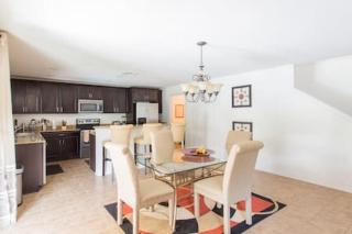 Modern 4 bedroom House with swimming pool - Clearwater - 0