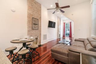 Spacious 2BR in Prime Garden District Location w Pool - New Orleans - 8