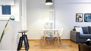 Modern Downtown Flat near the Acropolis by UPSTREET - Atene - 6