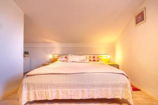 Apartments and rooms with WiFi Njivice, Krk - 5362 - 2