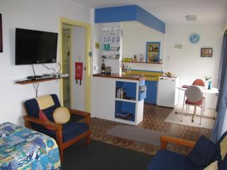 King Island Accommodation Cottages - Naracoopa - 2