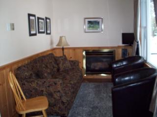 Lakewoods Cottage - 1