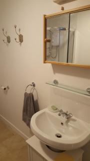 Katrinas Apartment By Treetop Property - 2
