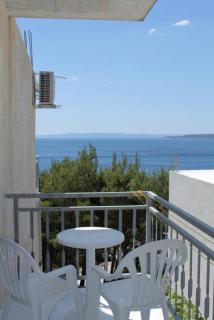 Apartments and rooms with parking space Brela, Makarska - 6895 - 1