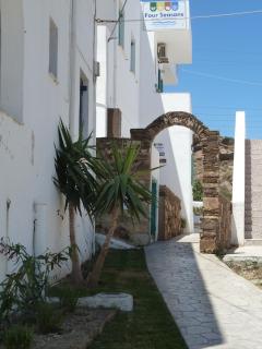 Four Seasons Rooms & Apartments - Ios Chora - 9