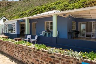 Silver Spray Beach Accommodation - Victoria Bay - 1