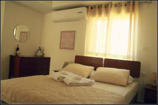 Pnina Yafa BaGalil Zimmer - 1