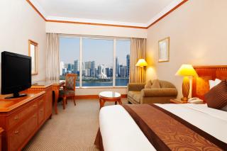 Corniche Hotel Sharjah - 8