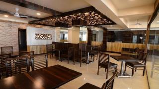 Hotel Shanti Kamal - Shirdi - 8