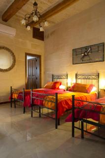 Maltese Town House Sliema - Sliema - 8