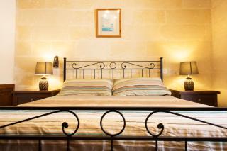 Maltese Town House Sliema - Sliema - 3