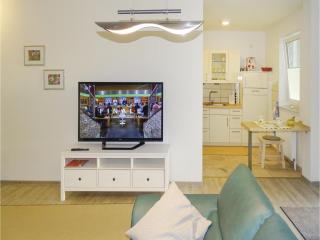 Amazing Apartment In Warwerort - Friedrichsgabekoog - 2
