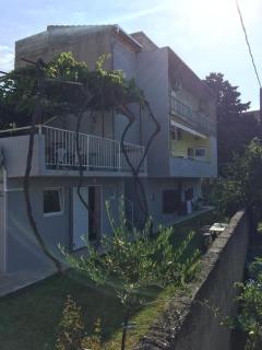 Apartments with a parking space Kastel Kambelovac, Kastela - 11755 - 2