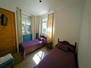 Hostal La Muralla - 1