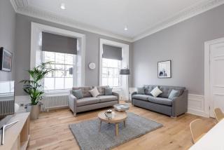 JOIVY Spacious Apartment close to Princes Street - 7