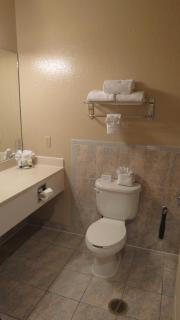 Best Western Plus Northwest Inn & Suites - 8