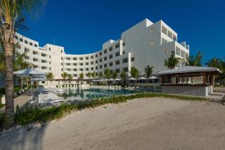 Izla Beach Front Hotel - 1